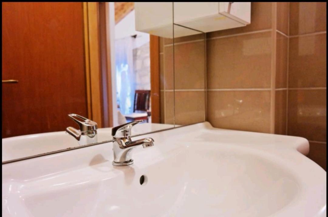 Apartment Beatrice. 10Mt To The Beach :) โรวีน ภายนอก รูปภาพ